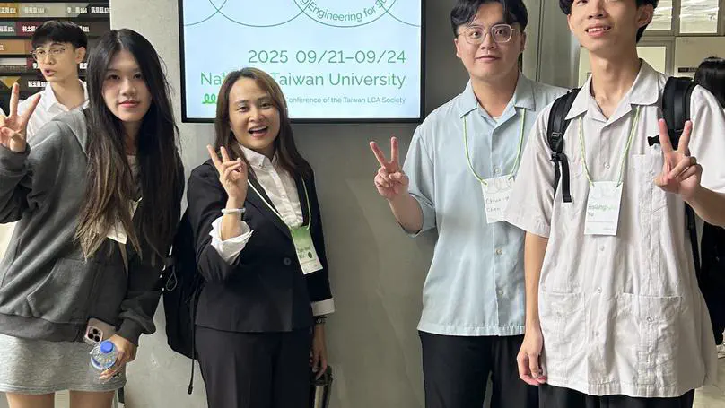 All lab members participated in the 2025 Greenie Conference